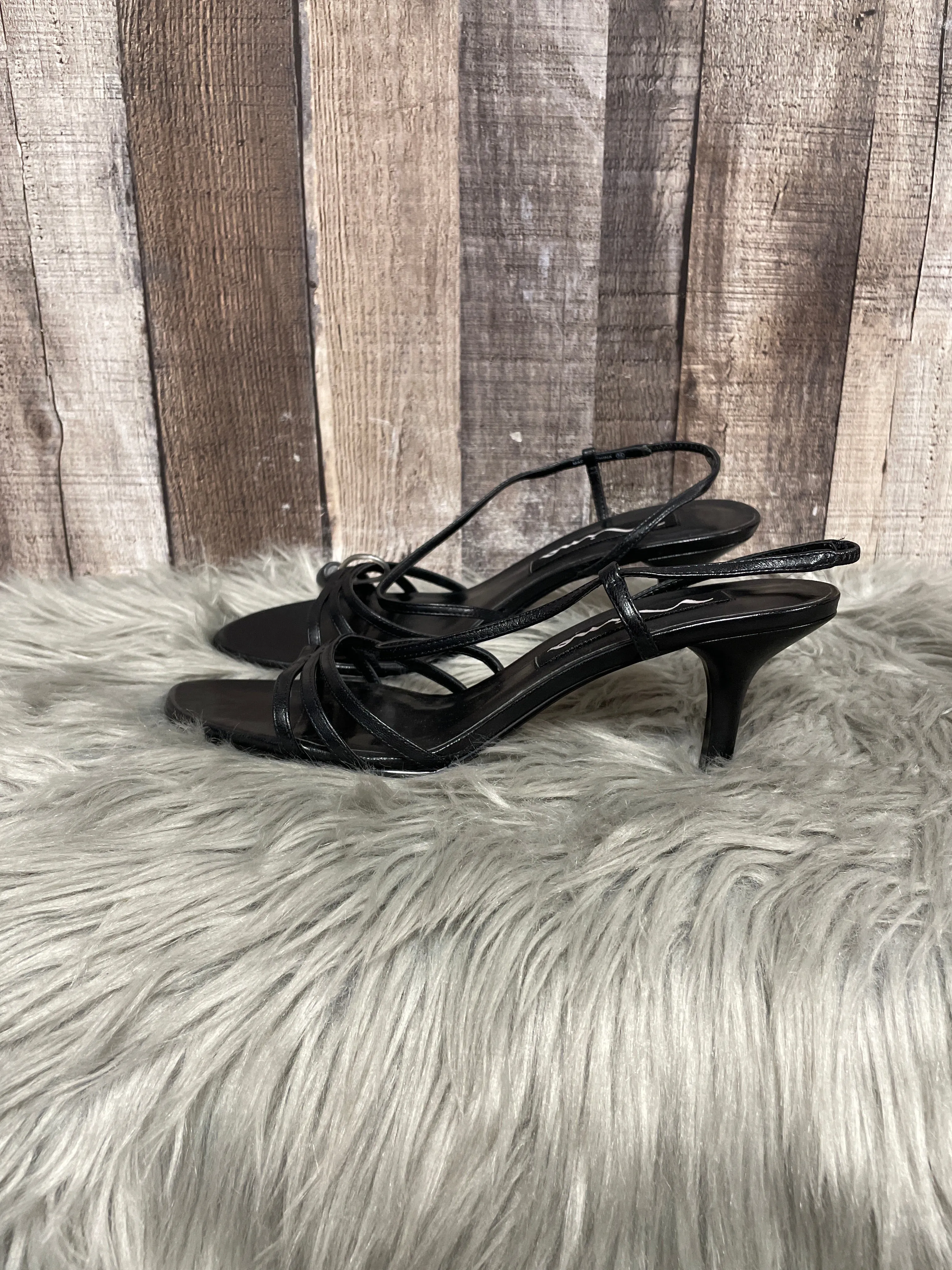 Black Shoes Heels Kitten Nina, Size 9