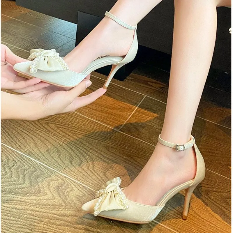 Bow Design WhiteTrendy Elegant  Pumps Heel