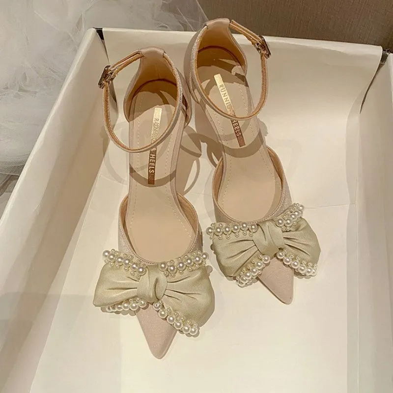 Bow Design WhiteTrendy Elegant  Pumps Heel