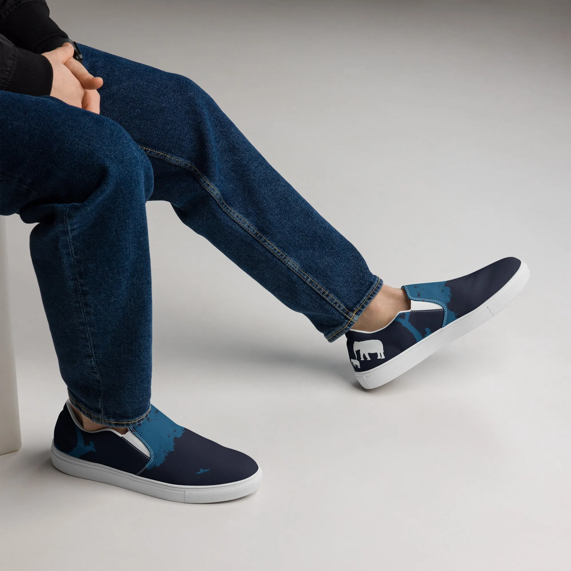 FAMILY Men’s Slip-On Canvas Shoes